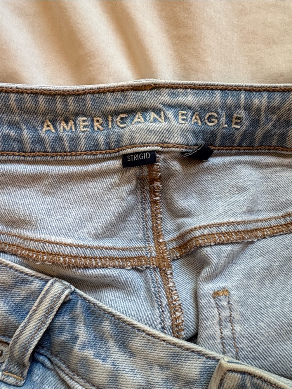 American Eagle Pale Blue High-Rise Jeans - Picture 4 of 5